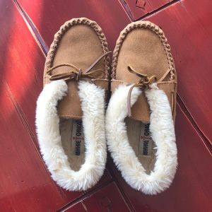 Minnetonka Chrissy Slippers